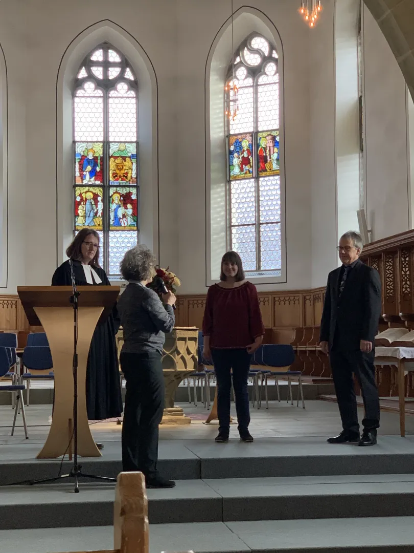 Einsetzung neues Sigristenteam (Foto: Renate Riesen) Einsetzung neues Sigristenteam: Pfrn. Jasmin Steffen, KGR-Präsidentin Judith Wenger, Esther Schmid, Kurt Ryser (Foto: Renate Riesen)